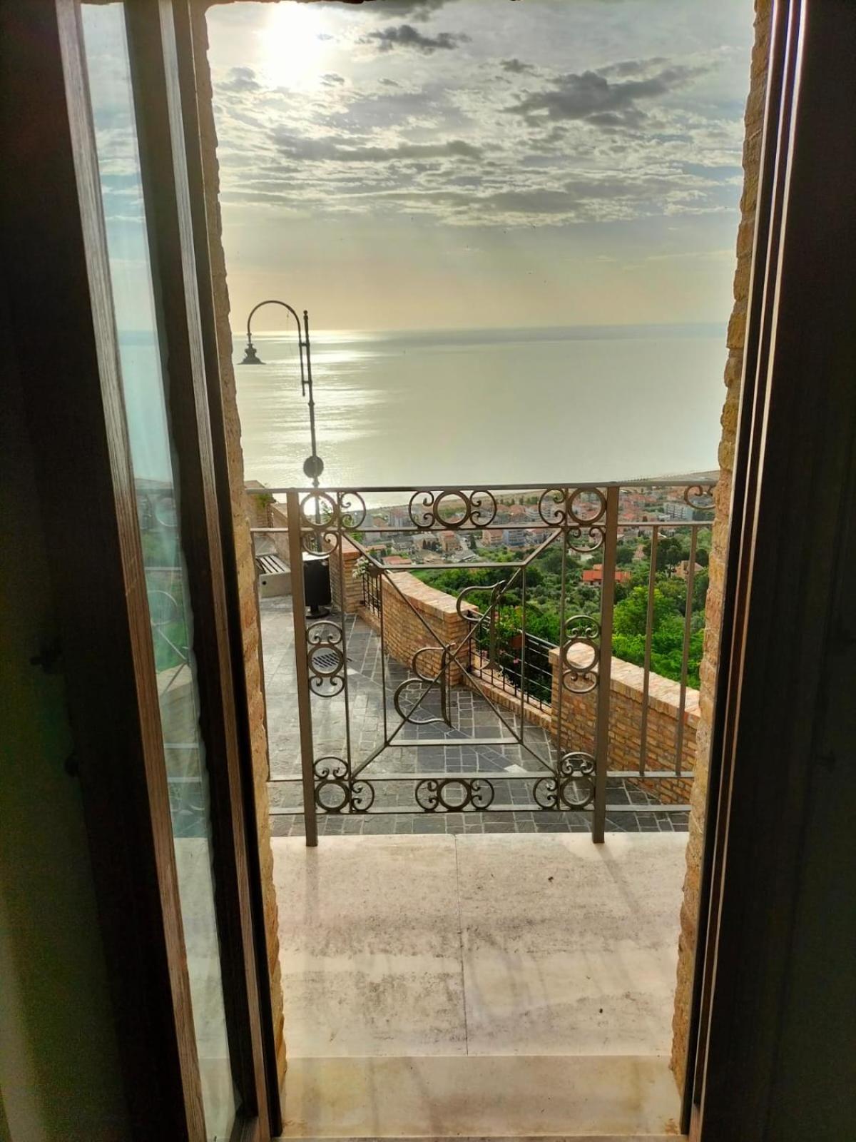 Anpemo Casa Vacanze Silvi Paese Екстериор снимка